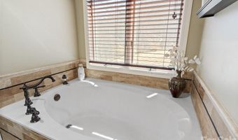 126 Hillcrest Dr, Barnardsville, NC 28709