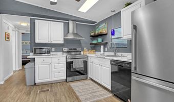 949 Laurel Cir, Barefoot Bay, FL 32976
