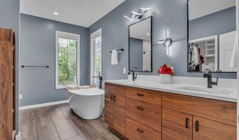 5049 Birdie Ln, Ann Arbor, MI 48103
