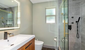 65 Oak Ridge Ln, Albertson, NY 11507