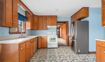 141 Peckham Rd, Little Compton, RI 02837