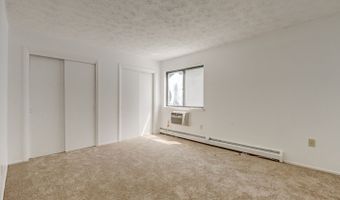 132 Sutton Pl 132, Bloomfield, CT 06002