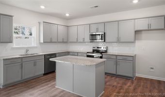 1052 Misty Creek Dr, Aberdeen, NC 28315