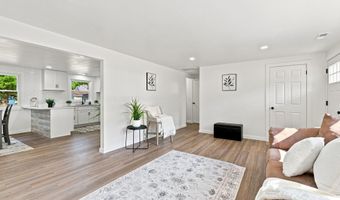 233 S Division St, Auburn, IN 46706