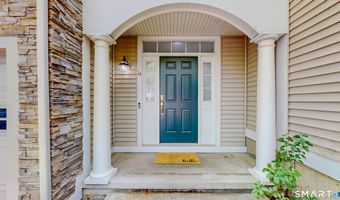 14 Woodcrest Ln 14, Danbury, CT 06810
