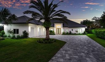 100 Glenbrook Ct, Atlantis, FL 33462