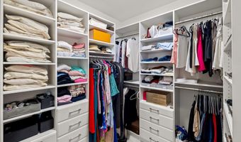 9501 WILDOAK Dr, Bethesda, MD 20814