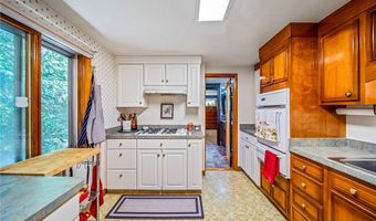 719 Howard Rd, Ashtabula, OH 44004