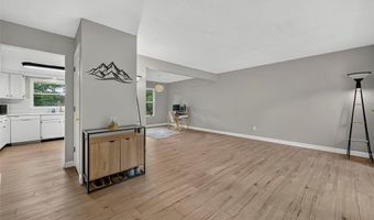 1592 Greenfield Crossing Ct, Ballwin, MO 63021