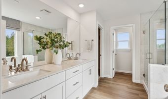 3932 McCormick Village Dr, Bremerton, WA 98312