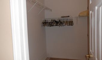 4 HIDDEN LAKE Cir, Barnegat, NJ 08005
