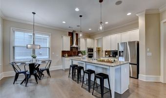 101 Spur Ln, Alpharetta, GA 30009