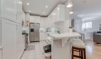 5112 KNAPP Pl, Alexandria, VA 22304