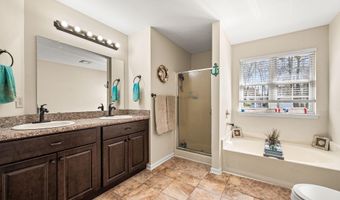 42 EMERALD RIDGE Dr, Bear, DE 19701