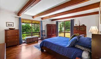 1365 Piiholo Rd, Makawao, HI 96768