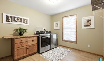 501 N Pasque Flower Trl, Brandon, SD 57005