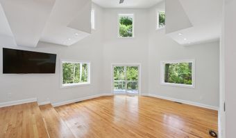 90 Red Hill Rd, Branford, CT 06405