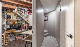 493 Edgeworthe Dr SE, Ada, MI 49301