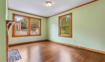 55 Hunter Ave, Newport, RI 02840