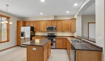 803 NE Rosewood Ln, Ankeny, IA 50021