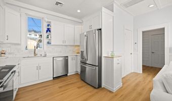 106 King Philip Ave, Bristol, RI 02809