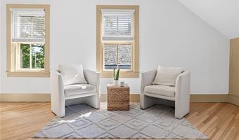 18 Barney St 3, Newport, RI 02840