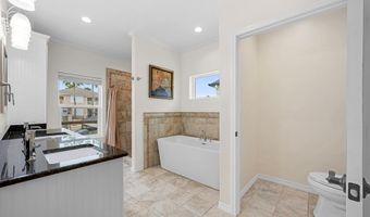 702 S BAY St, Aransas Pass, TX 78336