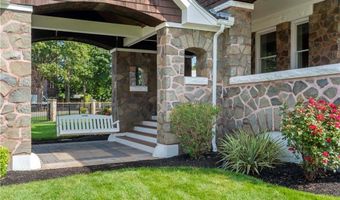 32 Lorraine St, Barrington, RI 02806