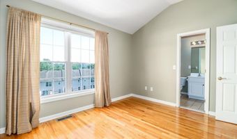 702 Sienna Dr 702, Danbury, CT 06810