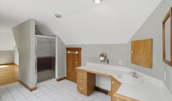 15 Polygraphic Ln, Bennington, VT 05257