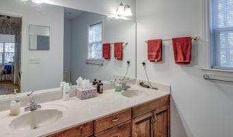 74 Driftwood Ct, Arapahoe, NC 28510
