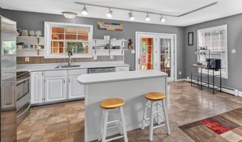 61 Sunny Hollow Pl, Bangor, ME 04401