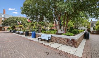 973 POWHATAN St, Alexandria, VA 22314