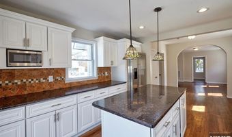 6 Levitt Ave, Bergenfield, NJ 07621