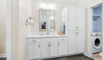 6005 Forbes St, Bel Aire, KS 67220