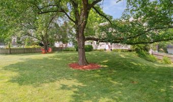 278 Oakleigh Woods Dr, Ballwin, MO 63011