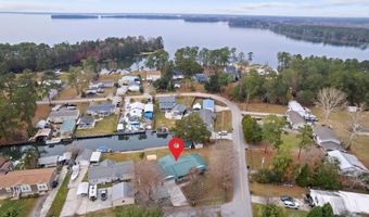 402 Chippendale Ln, Bonneau, SC 29431