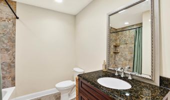 45 White Oak Ln, Aberdeen, NJ 07747