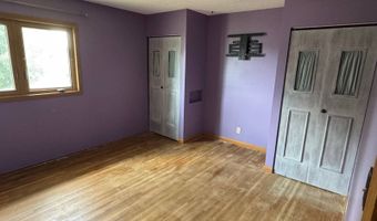 214 13th St W, Bottineau, ND 58318