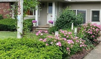 135 Ridgeland Dr, Amherst, OH 44001
