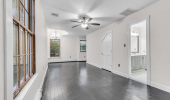 19 Center St, Barnegat, NJ 08005