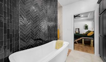 3309 Continental Ct, Altus, OK 73521