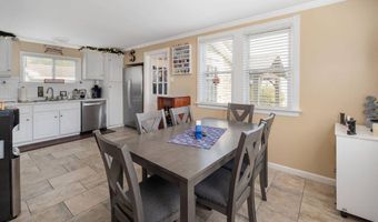 113 Chapel Pl, Amsterdam, NY 12010