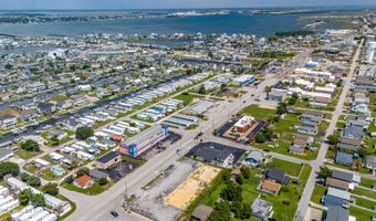 413 W Fort Macon Rd, Atlantic Beach, NC 28512