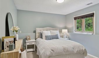 8312 140th Street Ct, Apple Valley, MN 55124