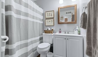 813 Pearse Ave, Auburn, IN 46706
