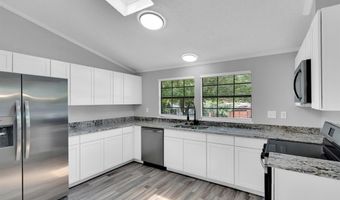100 Chambers Dr, Alvarado, TX 76009
