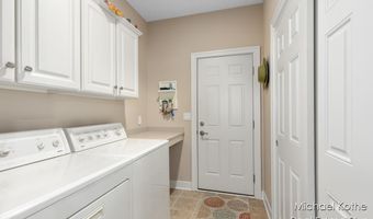 7443 Watermark Dr 32, Allendale, MI 49401
