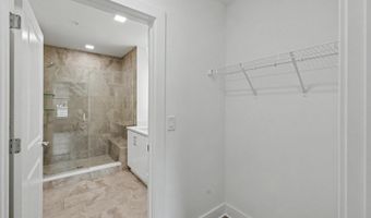 701 N HENRY St 206, Alexandria, VA 22314