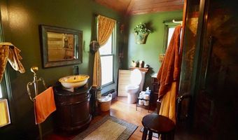 759 Young's Corners Rd, Amsterdam, NY 12010